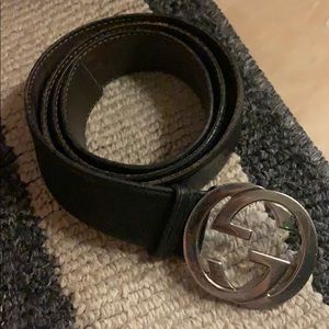 Black Gucci belt